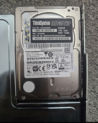 7XB7A00040 00YK029 900GB 15K SAS 2.5-3.5 12Gb Server Hard Drives